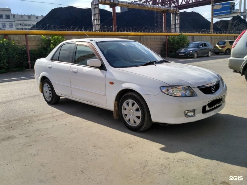 Mazda familia 2001