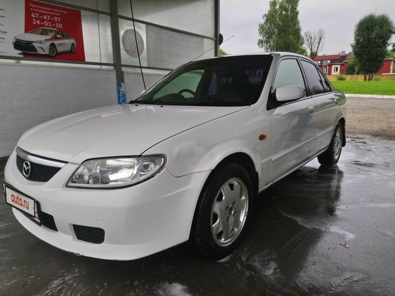 Mazda familia 2001