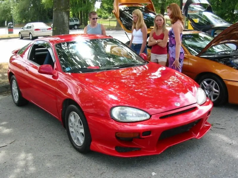 Mazda MX-3 1.8 МТ