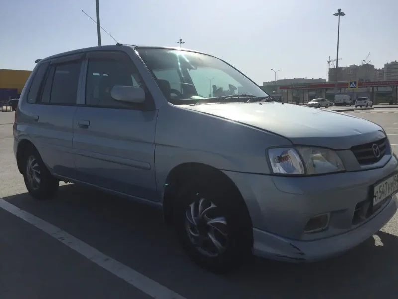 Mazda Demio 2000