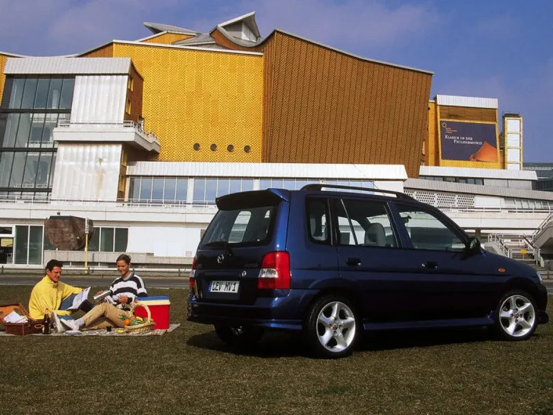 Mazda Demio 16