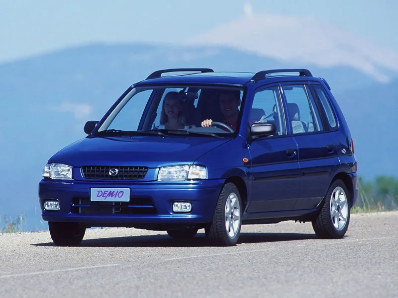 Mazda Demio 2000 год