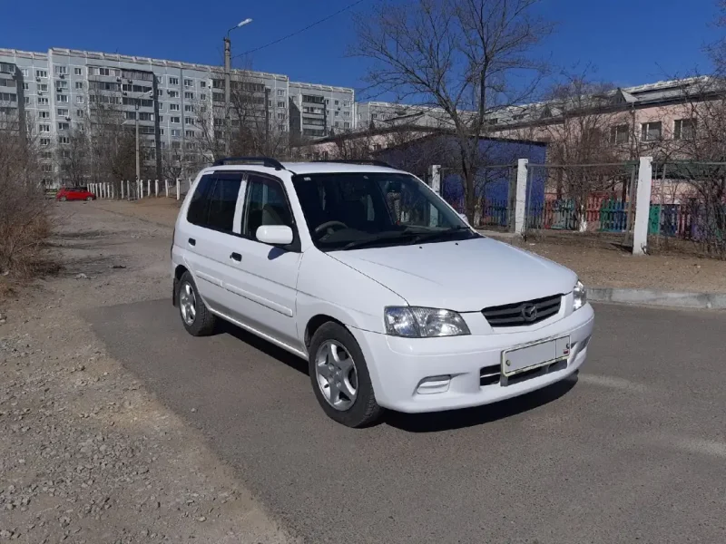 Mazda Demio 2000