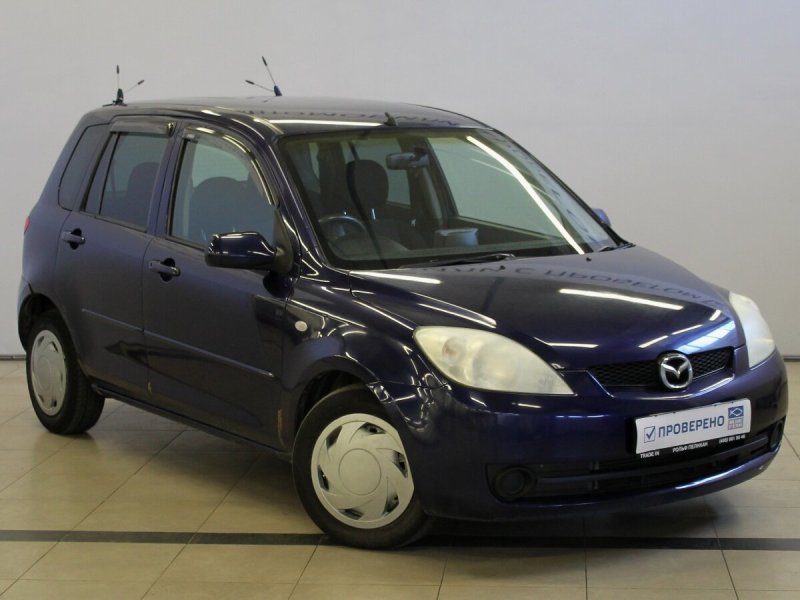 Mazda Demio синяя