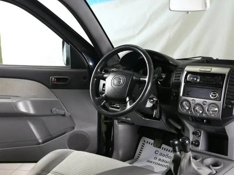 Mazda BT 50 2021 салон