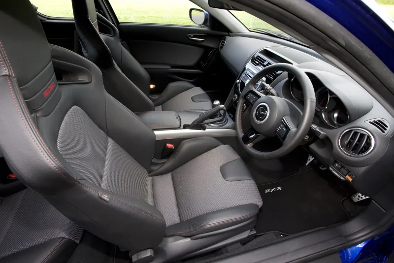 Mazda RX-8 r3 Interior