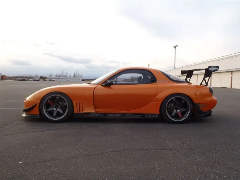 Mazda rx7 FD сбоку