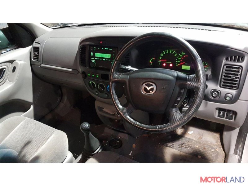 Mazda Tribute 2002 салон