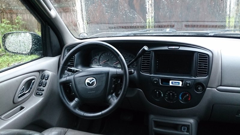 Mazda Tribute 2001 салон