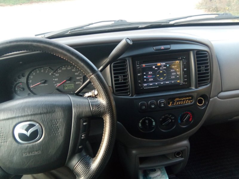 Mazda Tribute 2001 салон