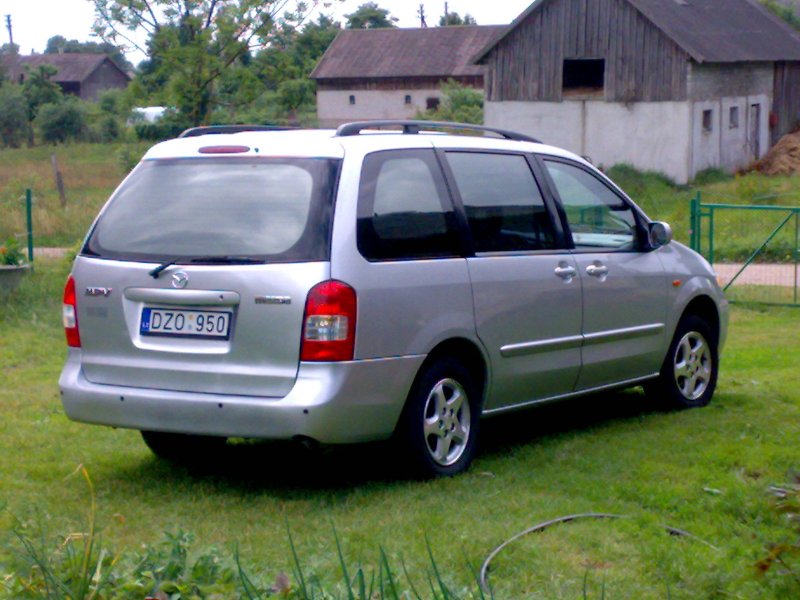 Mazda MPV, 2001 год