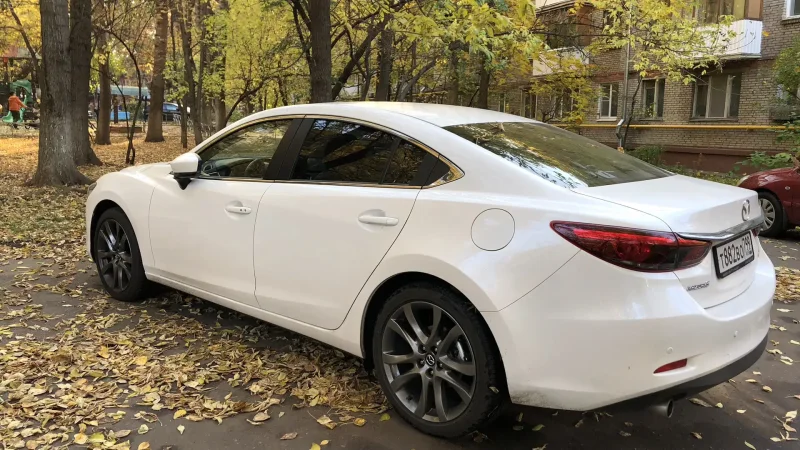 Mazda 6 белая