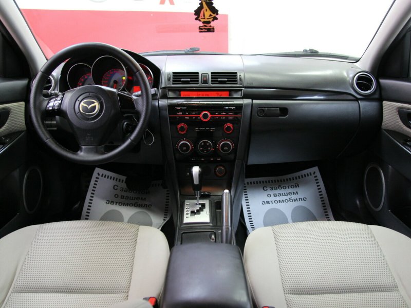 Mazda 3 2008 седан салон