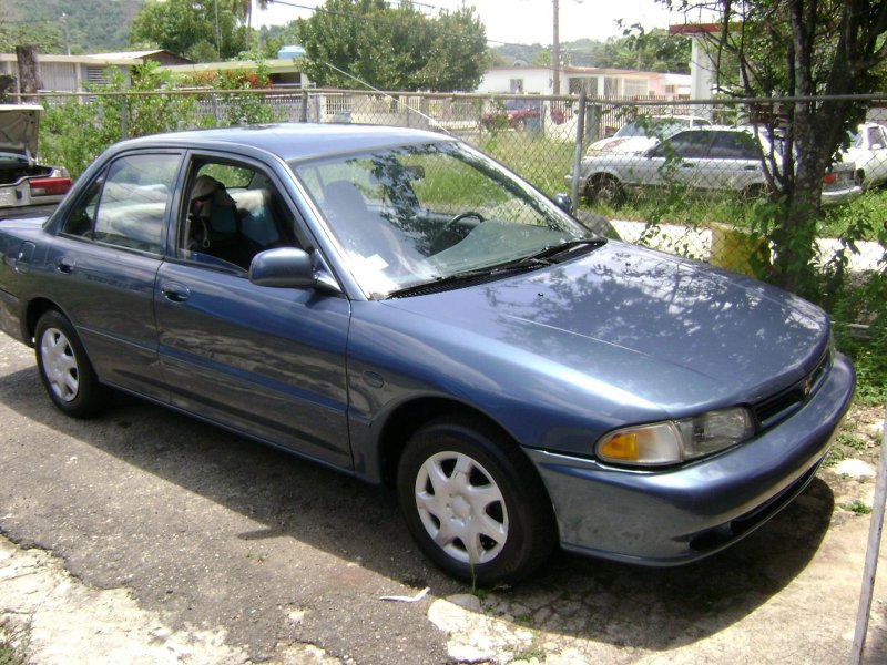 Mitsubishi Mirage 2002