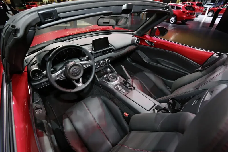 Mazda Roadster салон