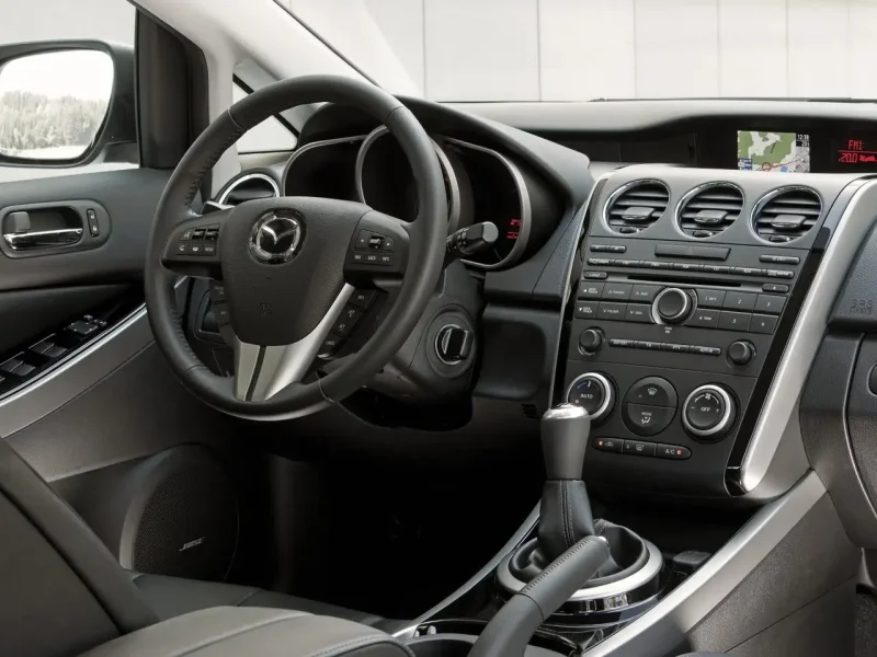 Mazda CX-7 2011 салон