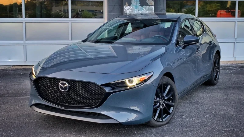 Mazda 3 2019 синий