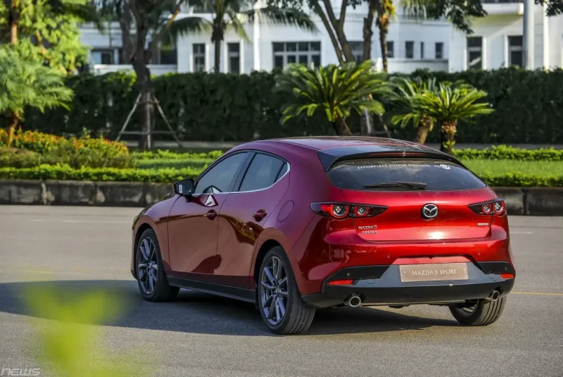 Mazda хэтчбек 2021