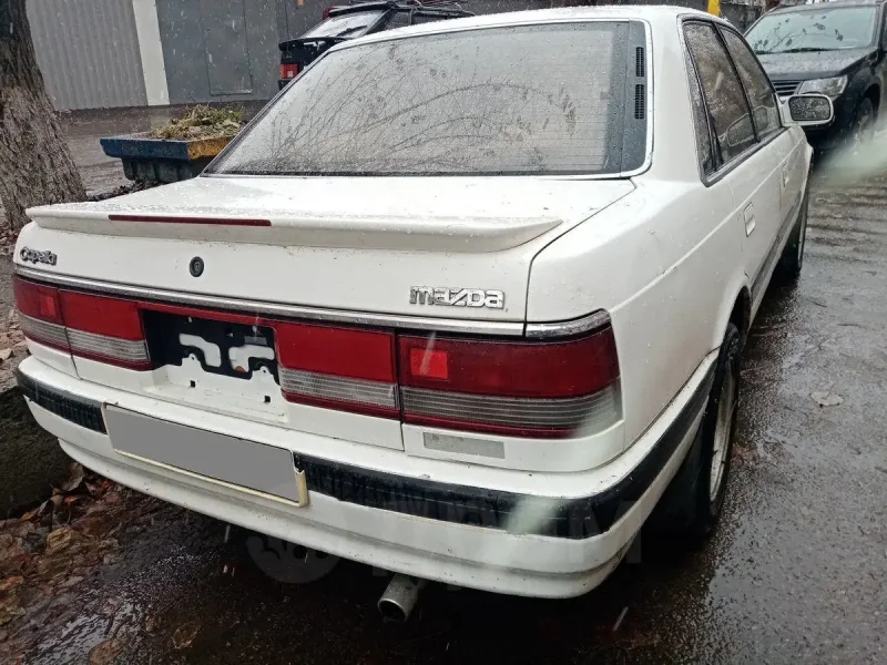 Mazda хэтчбек 1990