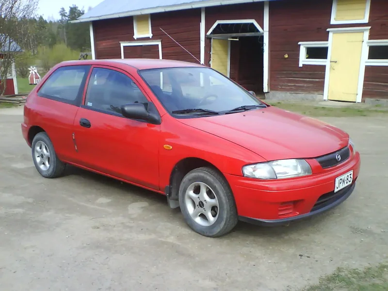 Mazda 323 1997 хэтчбек