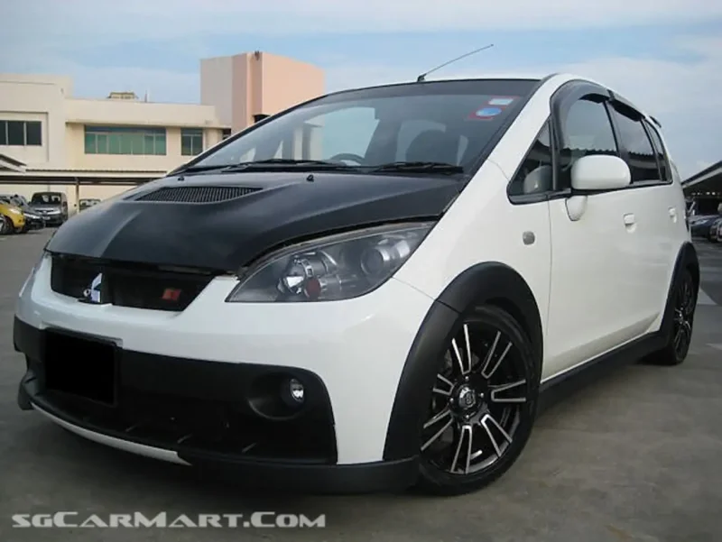 Mitsubishi Colt stance
