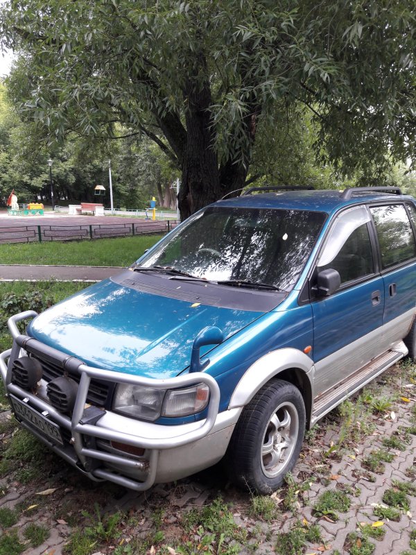 Mitsubishi RVR 1 1995