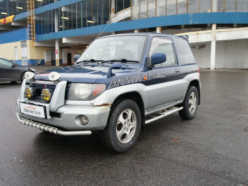 Mitsubishi Pajero io 2010