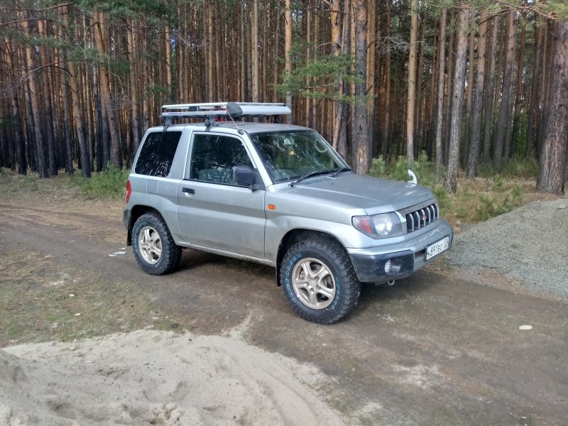 Mitsubishi Pajero io, 2000
