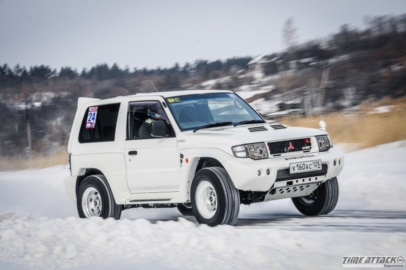 Mitsubishi Pajero tr4
