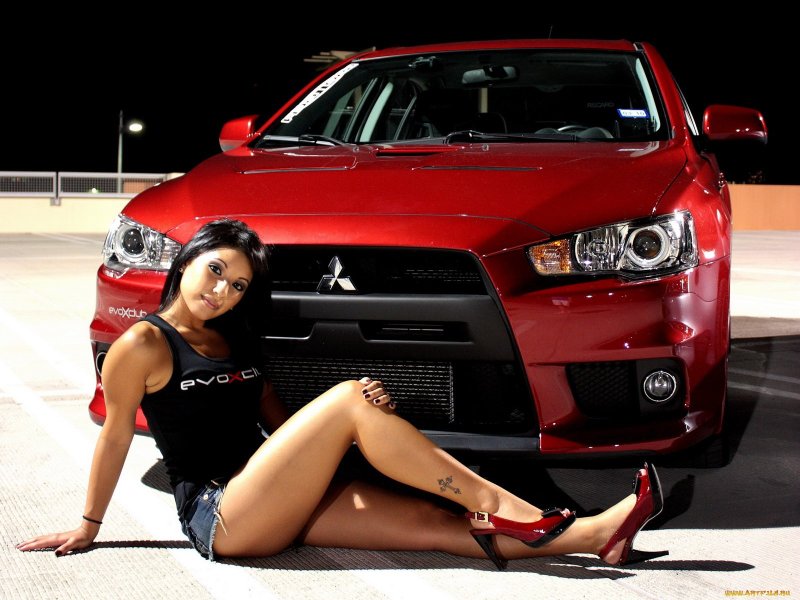 Mitsubishi Lancer EVO 9 девушки