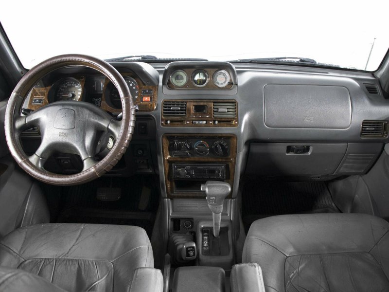 Mitsubishi Pajero 2 салон
