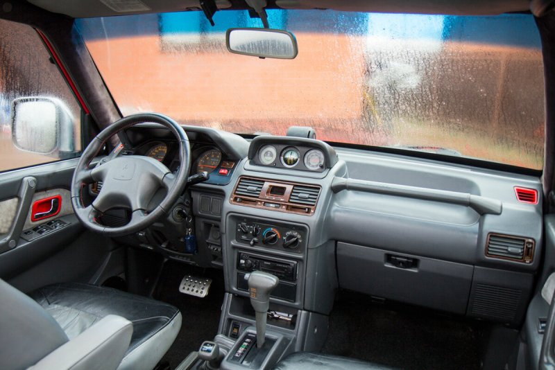 Mitsubishi Pajero, 1992 салон