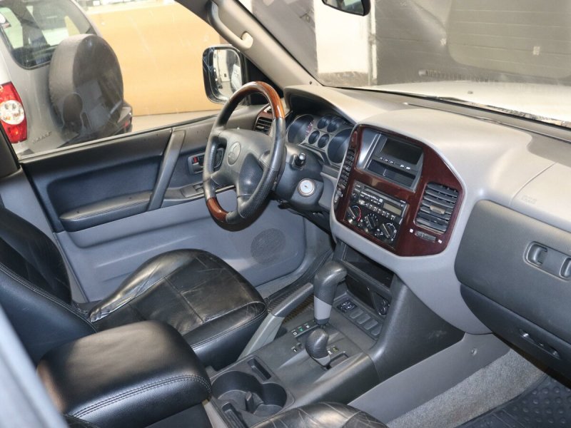 Mitsubishi Pajero Sport 2013