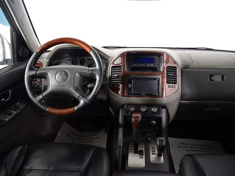 Mitsubishi Pajero, 1992 салон