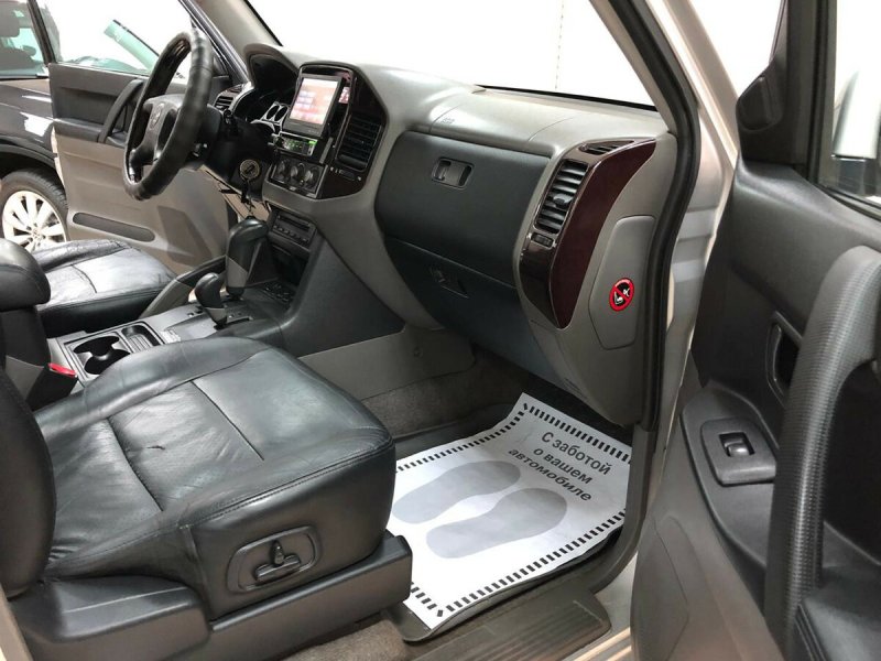 Mitsubishi Pajero Sport 2008 салон