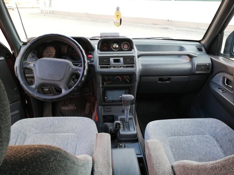 Mitsubishi Pajero 1997 салон