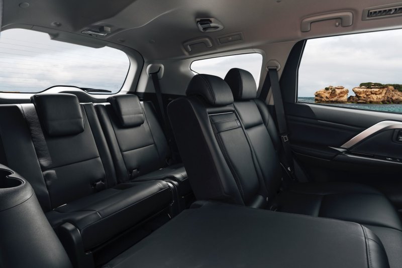 Mitsubishi Pajero Sport 2020 салон