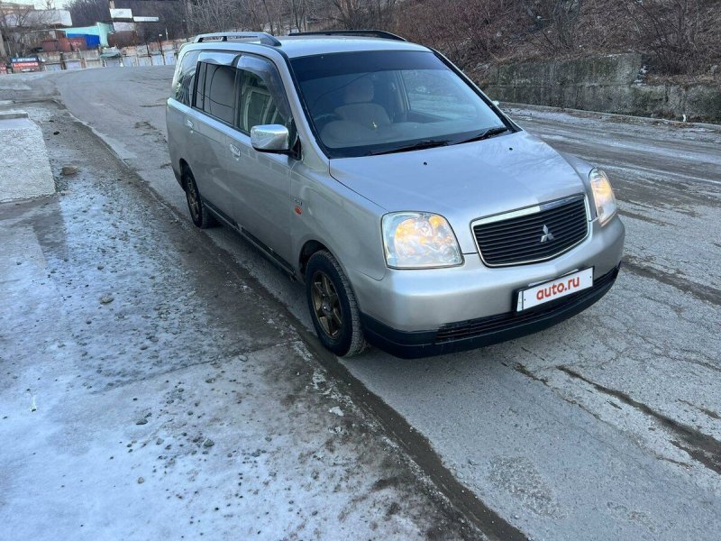 Mitsubishi Dion, 2000 год