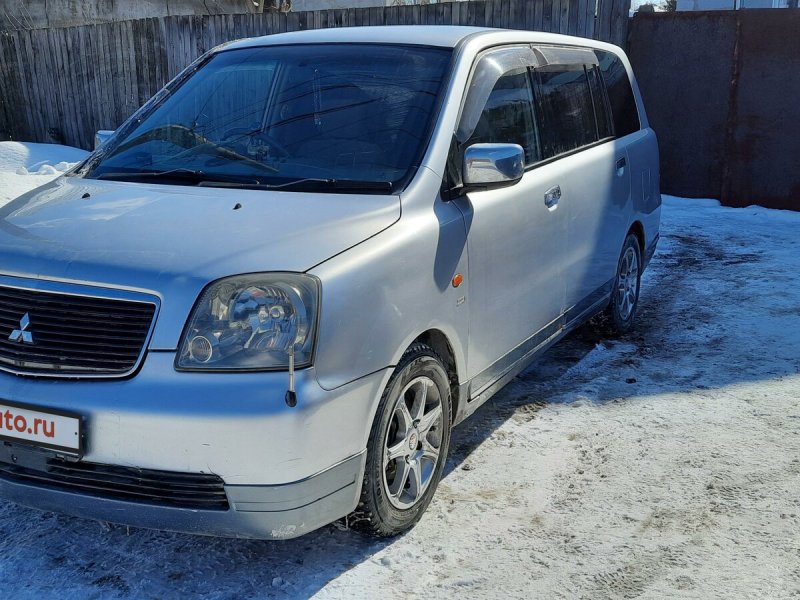Митсубиси Дион 2000