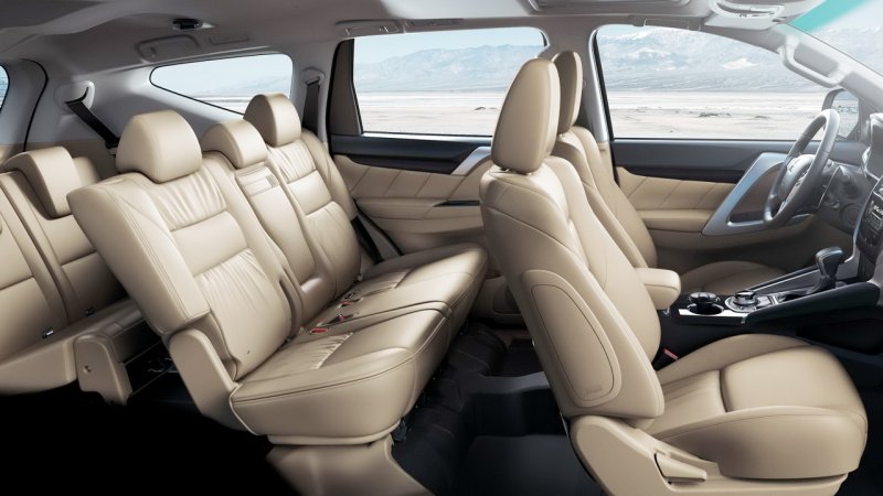 Mitsubishi Pajero Sport 2022 интерьер