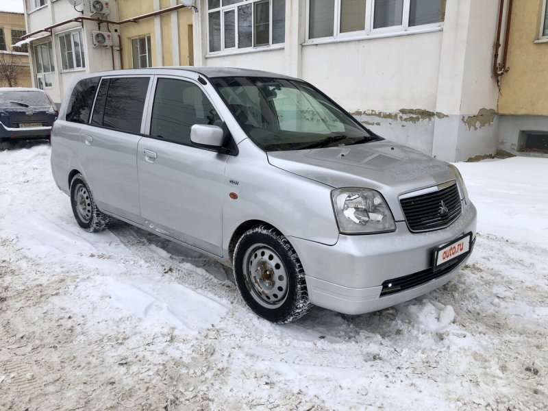 Мицубиси Дион 2001