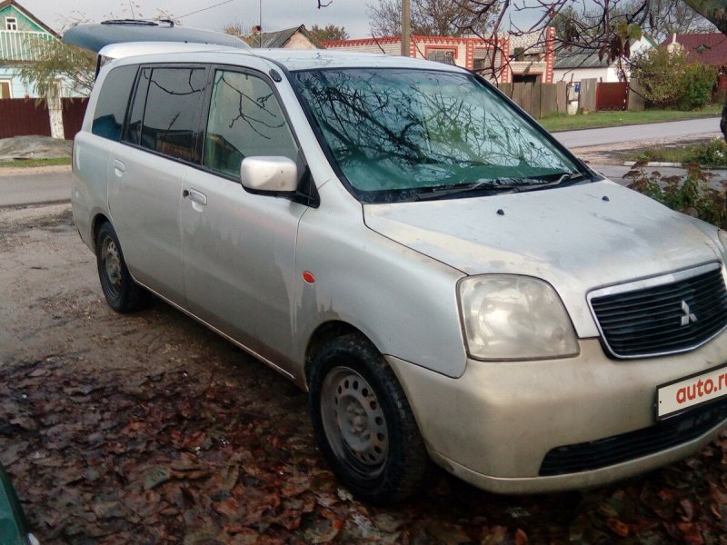 Мицубиси Дион 2000