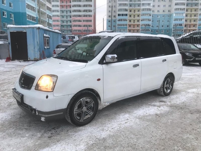 Mitsubishi Dion 2000 года фото