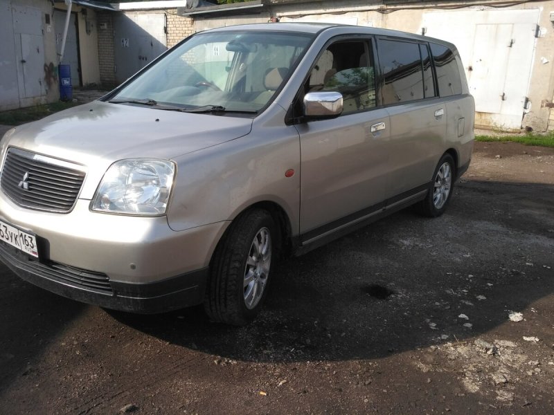Mitsubishi Dion 2.0 at, 2000