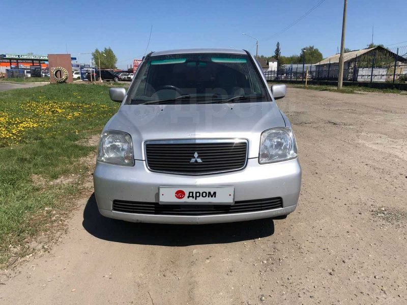 Mitsubishi Dion 2001