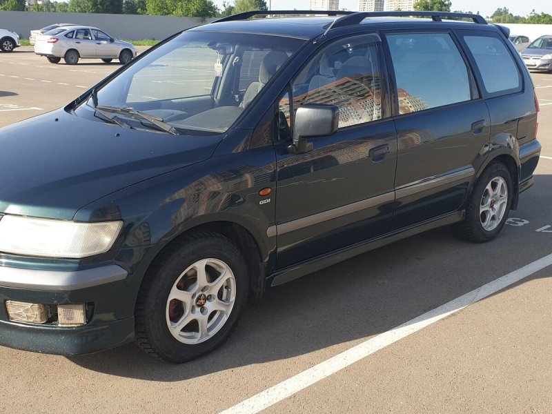 Mitsubishi Space Wagon 1998