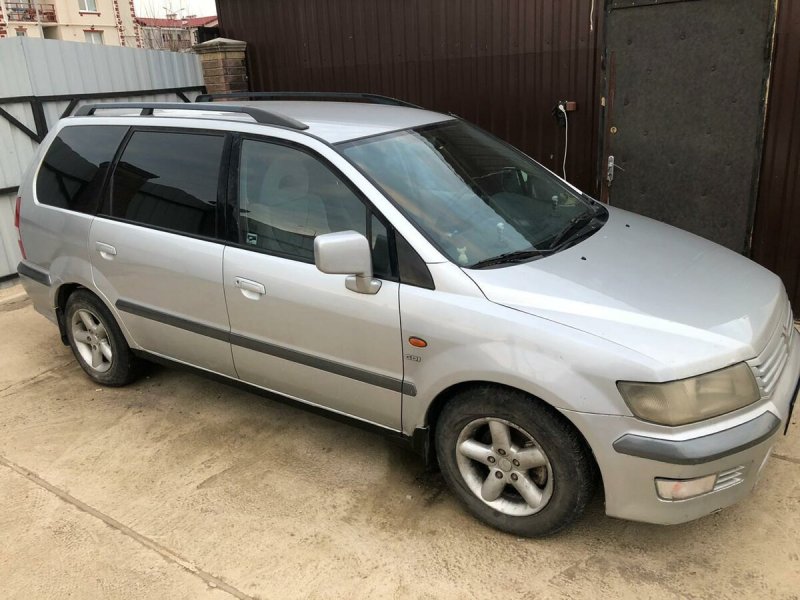 Mitsubishi Space Wagon 2.4 МТ 1999