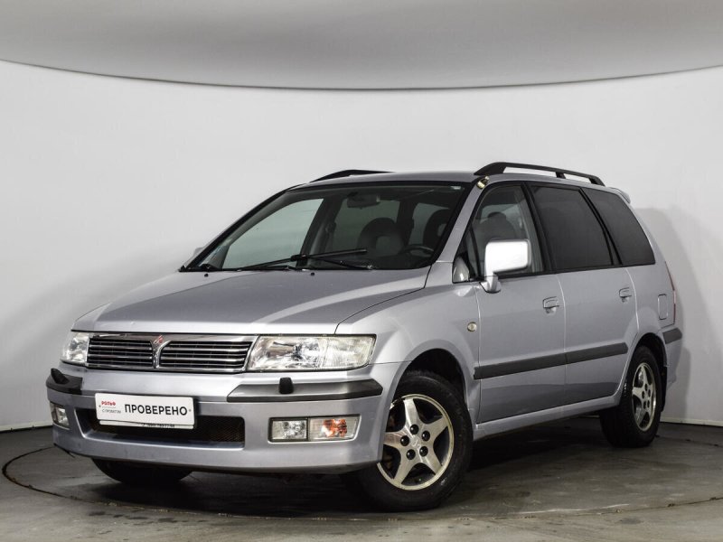 Mitsubishi Space Wagon 3
