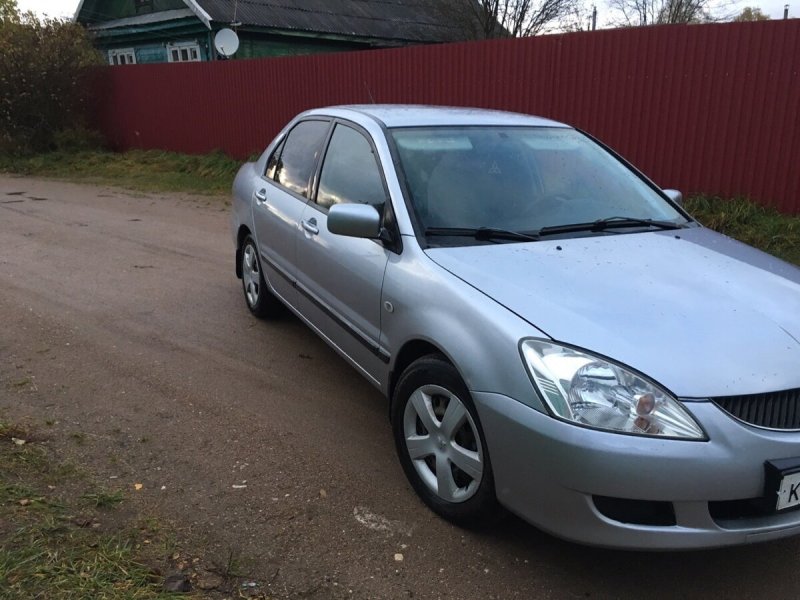 Mitsubishi Lancer 9 универсал 2004 года