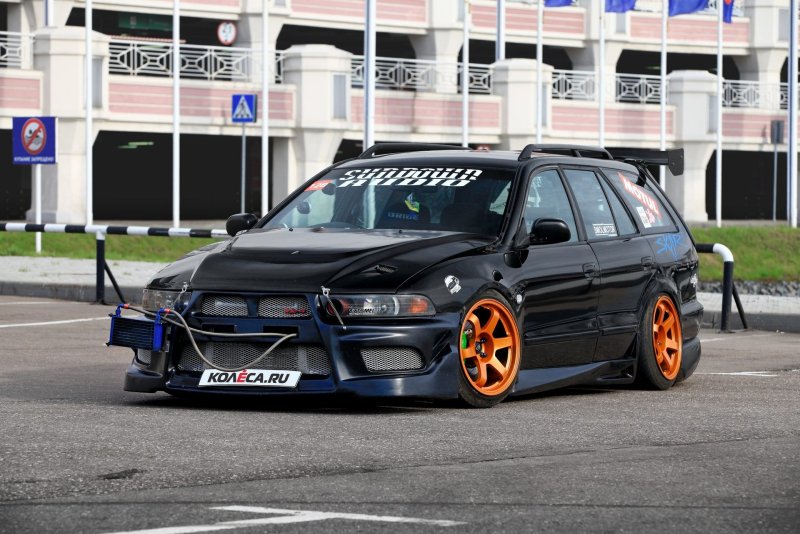 Mitsubishi Legnum 2001